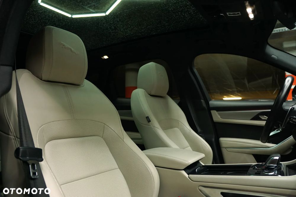 Jaguar F-Pace 2.0 P250 mHEV AWD R-Dynamic Black - 17