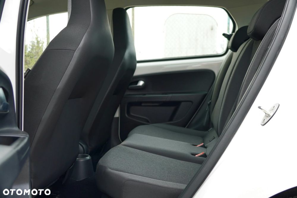Volkswagen up! - 33