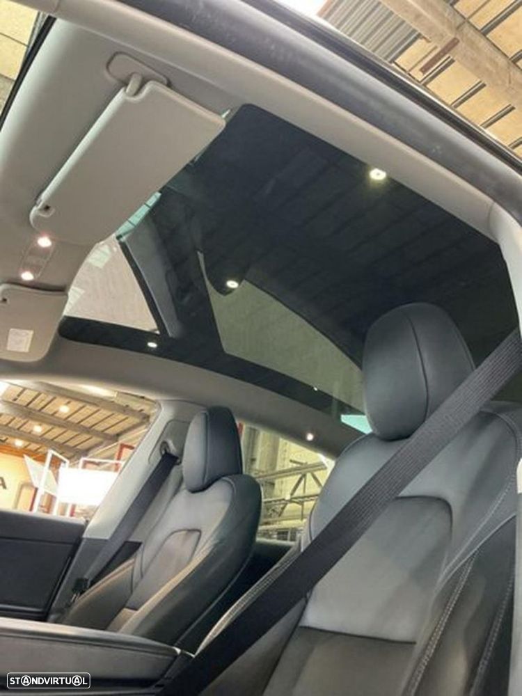 Tesla Model Y RWD - 6