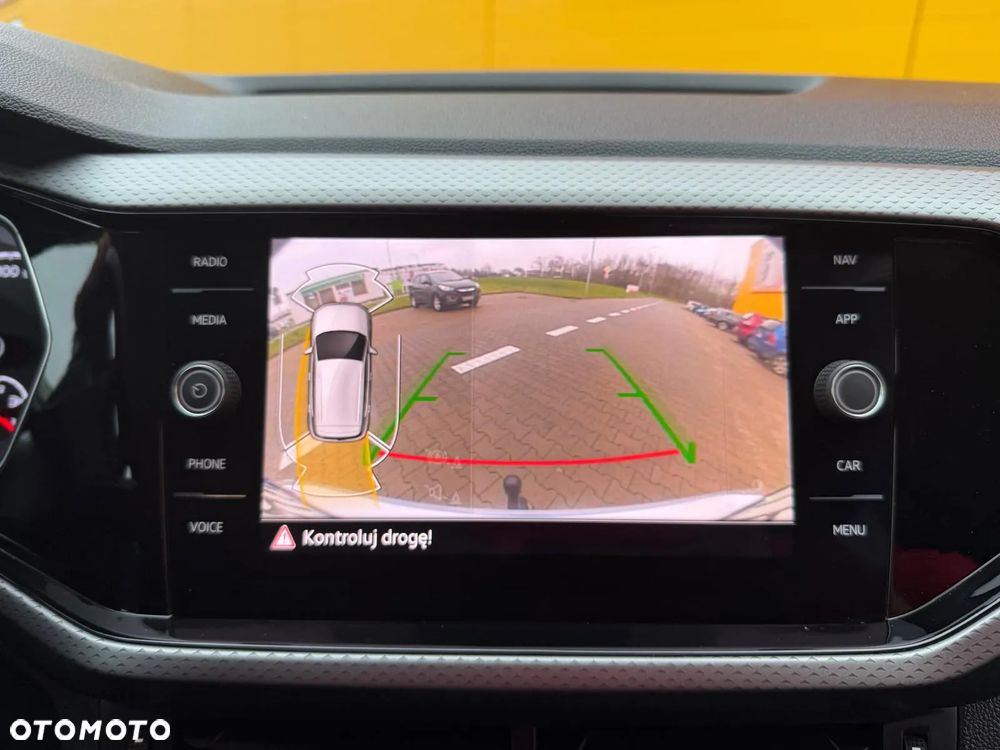 Volkswagen T-Cross - 32