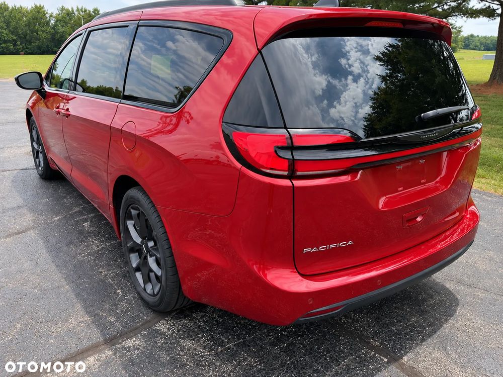 Chrysler Pacifica - 6