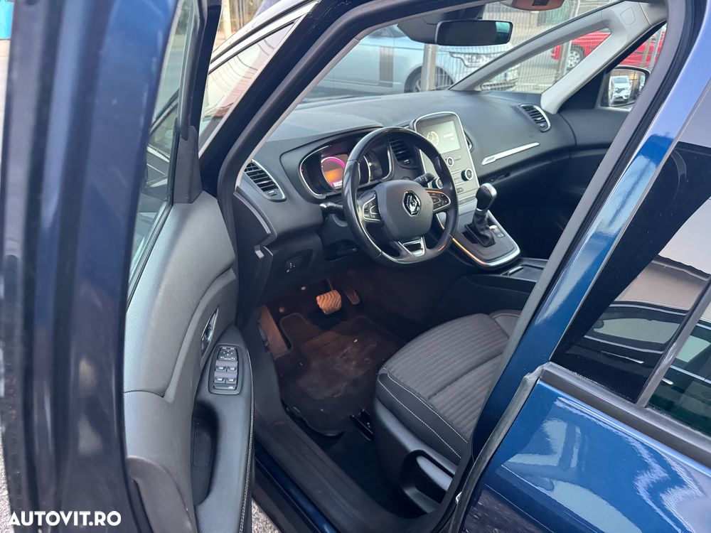 Renault Grand Scenic - 8