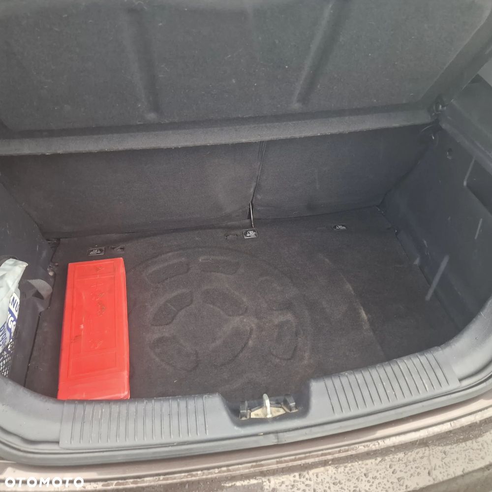 Kia Rio - 5