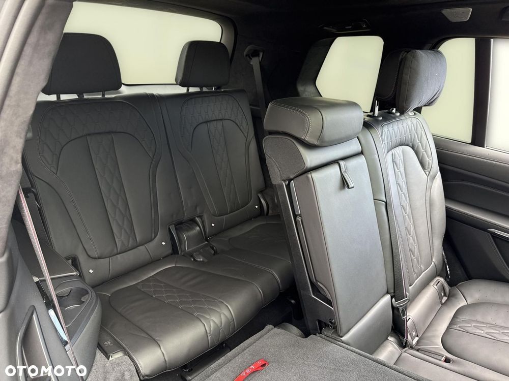 BMW X7 - 16