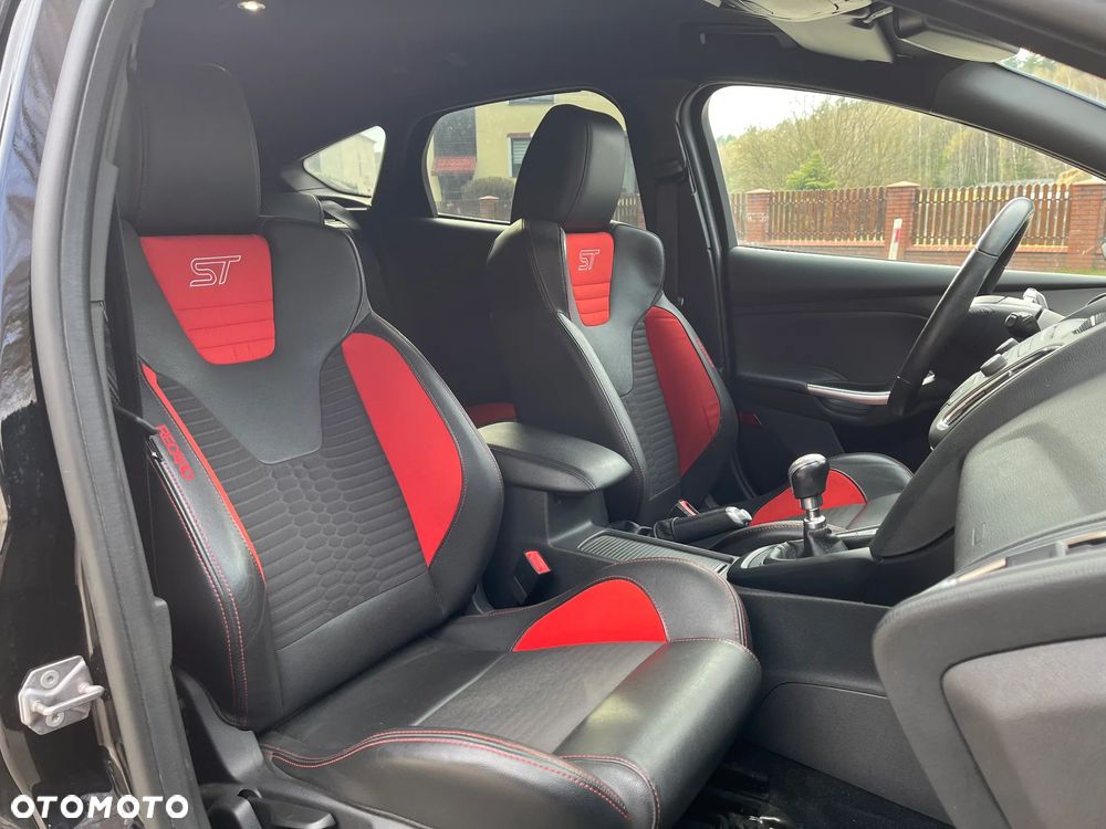 Ford Focus 2.0 EcoBoost ST - 11