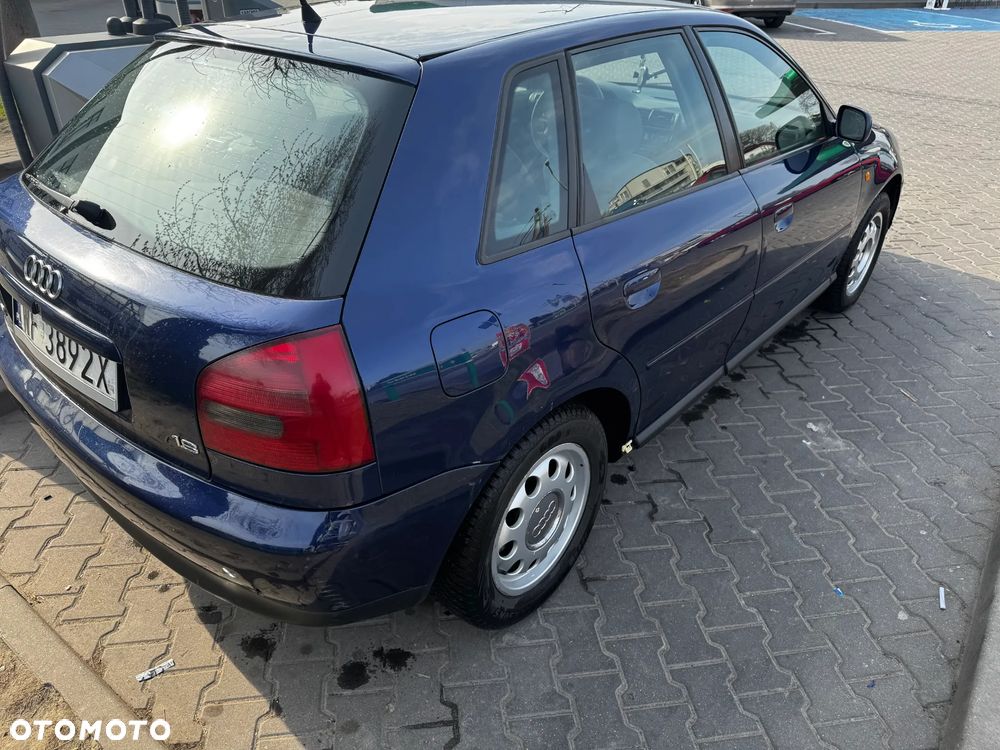 Audi A3 Sportback 1.6 Ambition - 4