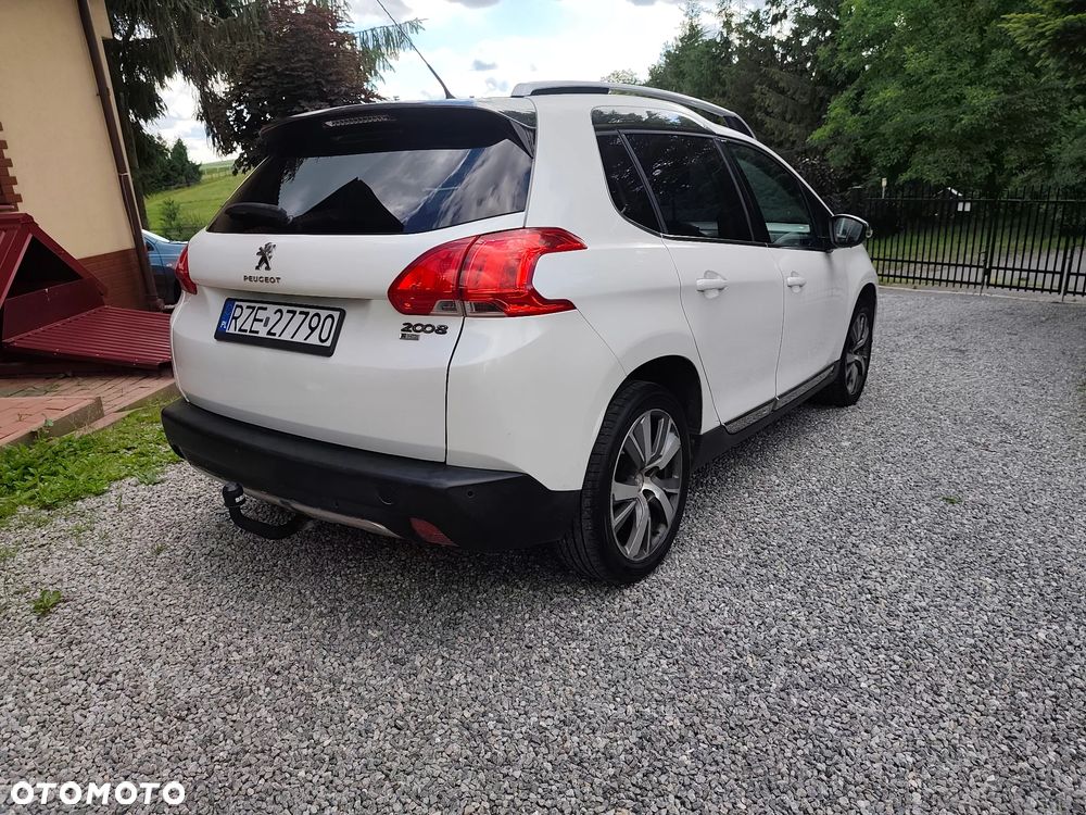 Peugeot 2008 1.6 e-HDi Allure S&S - 12