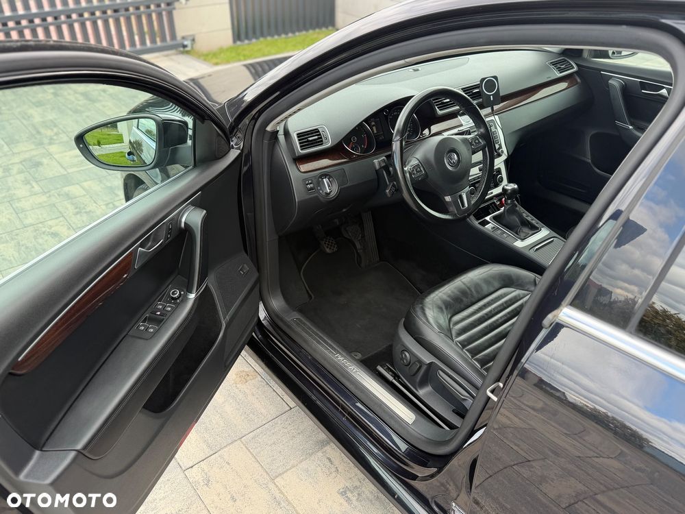 Volkswagen Passat 2.0 TDI DPF BlueMotion Technology Comfortline - 9