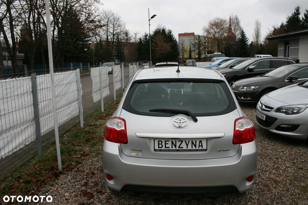 Toyota Auris 1.33 VVT-i - 10