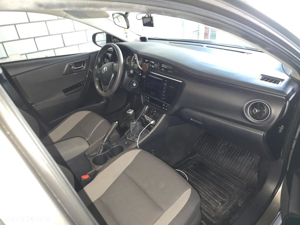 Toyota Auris 1.6 Active - 9