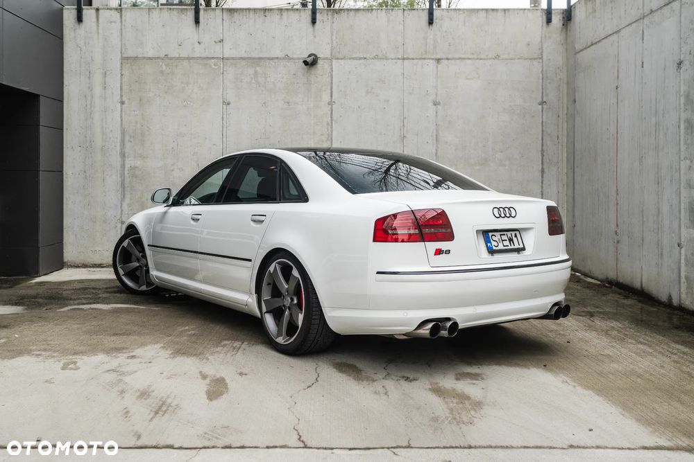 Audi S8 - 15