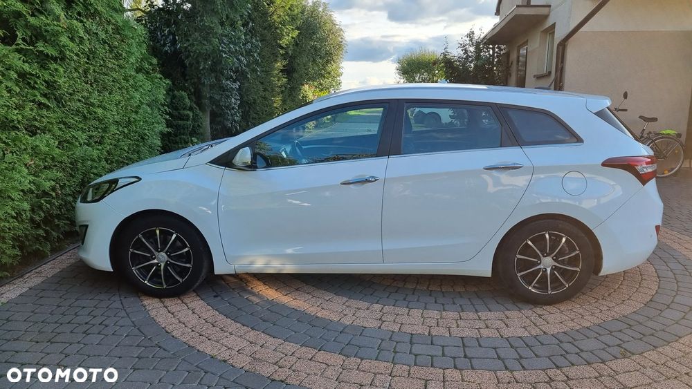 Hyundai i30 Fastback 1.6 CRDI Premium - 6