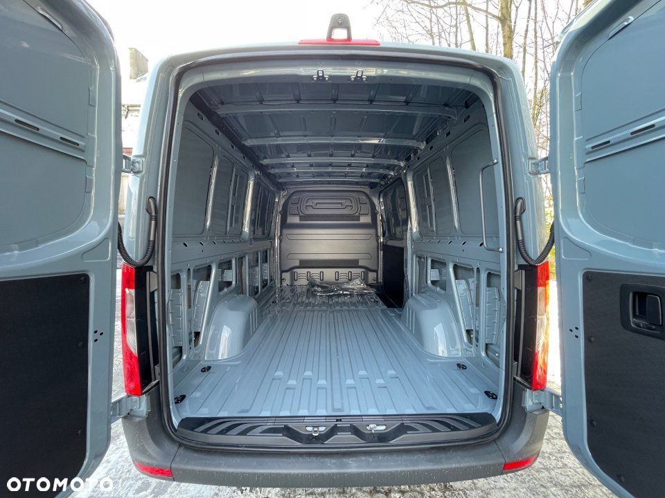 Mercedes-Benz Sprinter - 9
