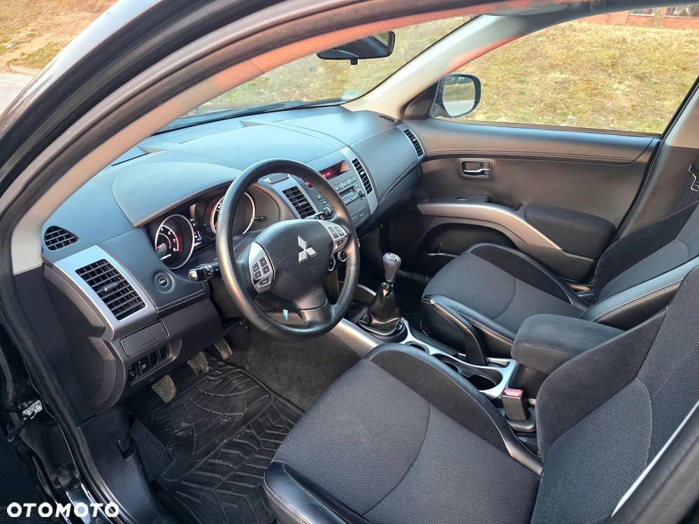 Mitsubishi Outlander - 6