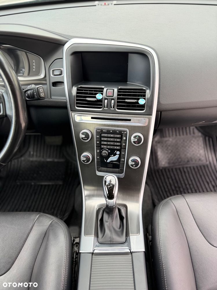 Volvo XC 60 T5 AWD Momentum - 19