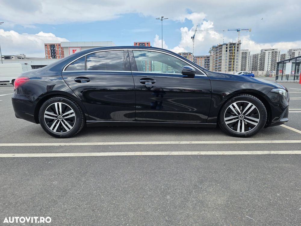 Mercedes-Benz A 180 Sedan 7G-DCT - 3