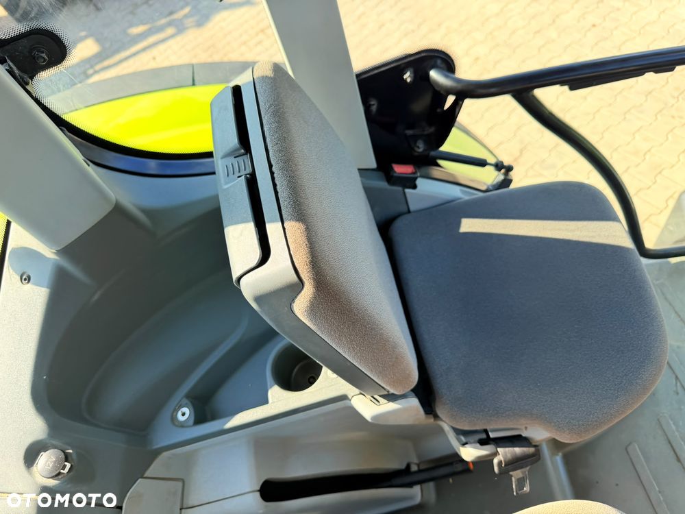 Claas Arion 630 - 22