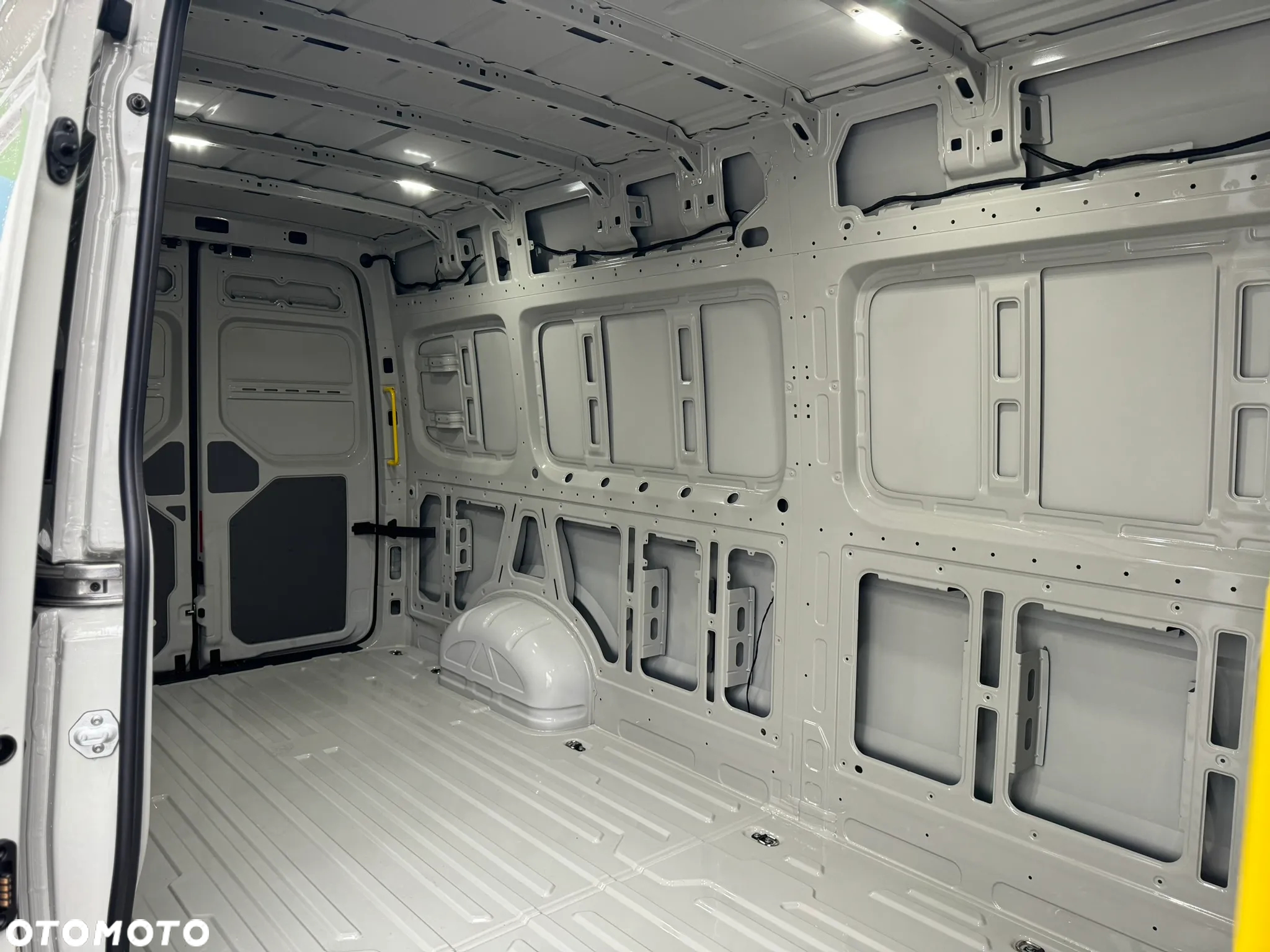 Volkswagen Crafter Maxi Furgon - 6