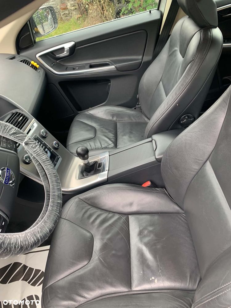 Volvo XC 60 D4 Momentum - 10
