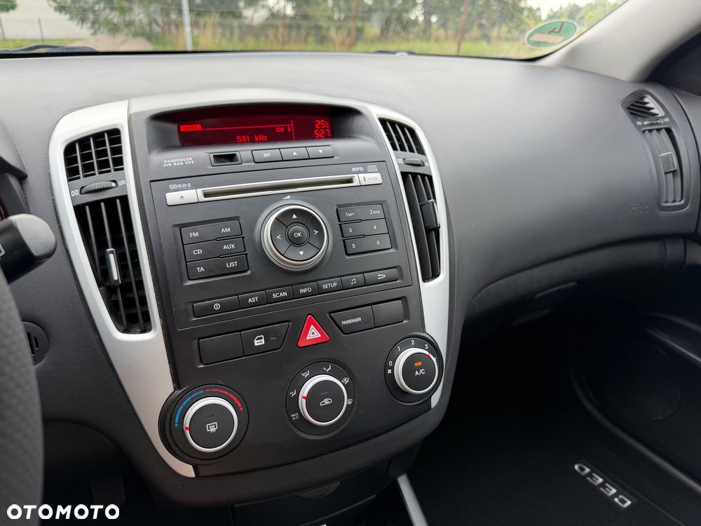 Kia Ceed 1.4 Comfort - 13