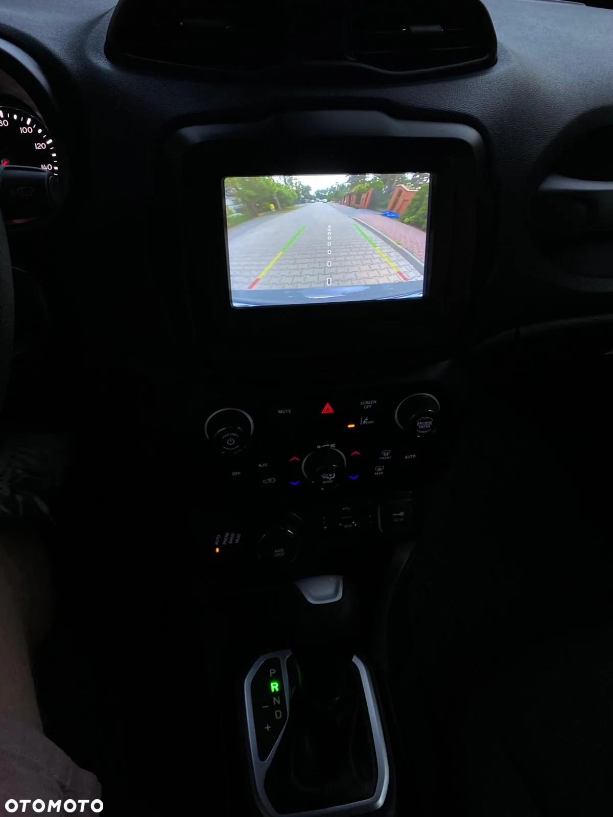 Jeep Renegade - 23