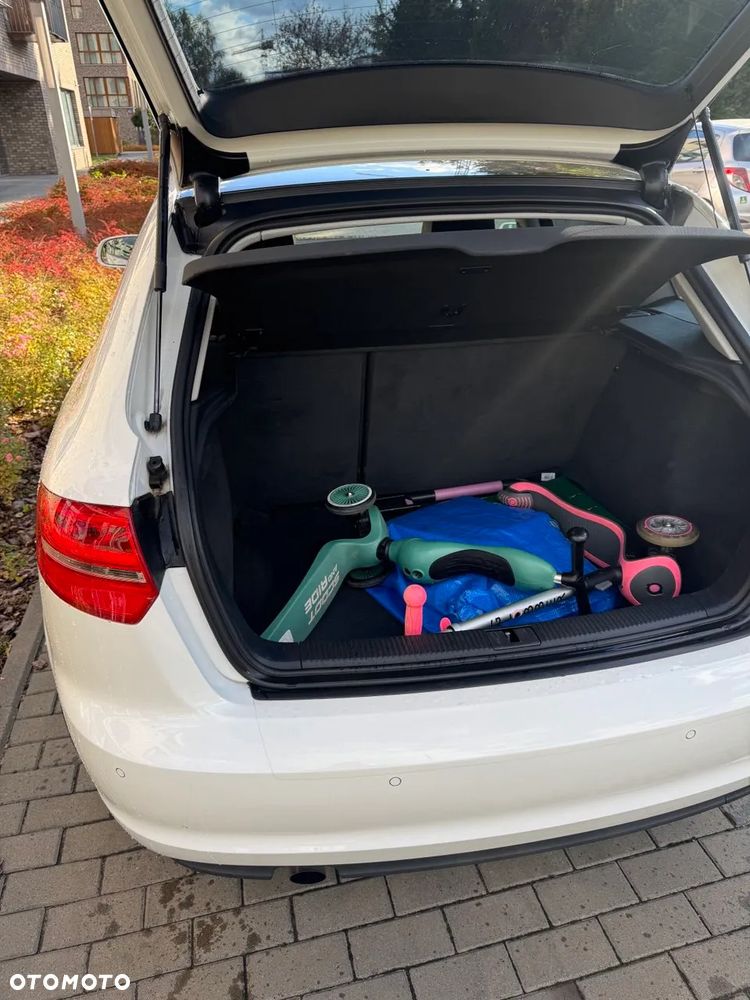 Audi A3 Sportback 2.0 TDI DPF S tronic S line Sportpaket - 9