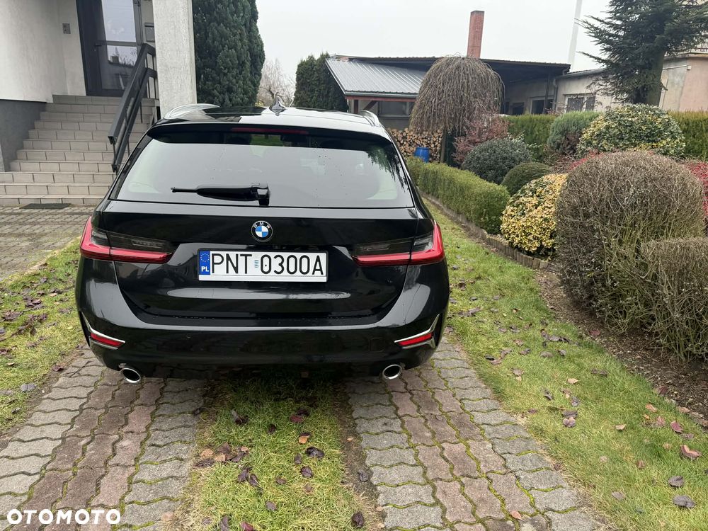 BMW Seria 3 320d xDrive Luxury Line - 4