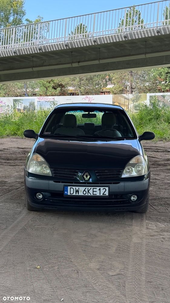 Renault Clio 1.2 16V Campus - 10