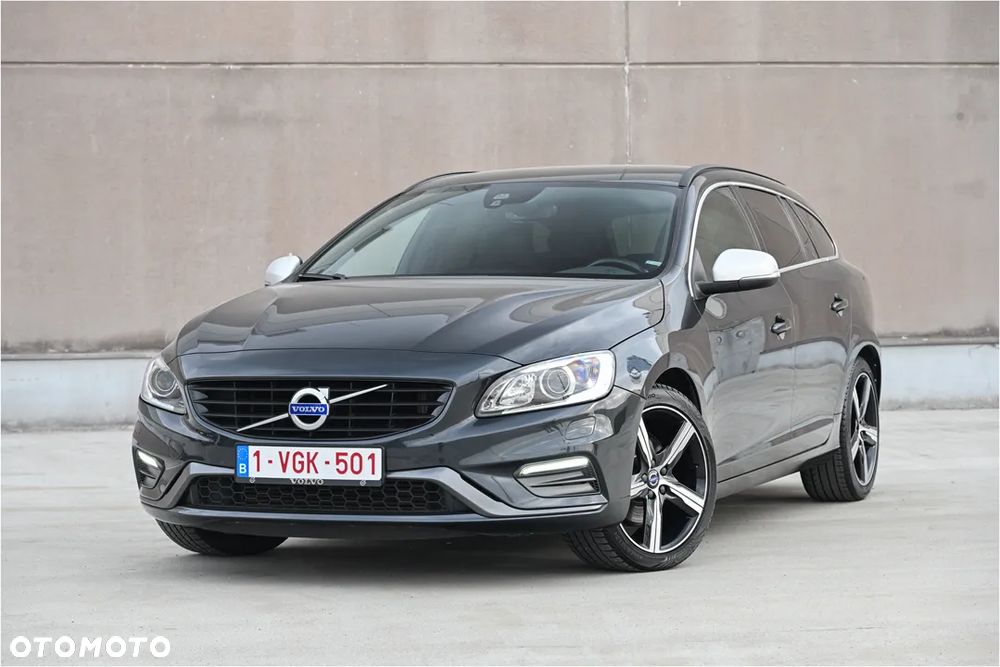 Volvo V60 D3 R-Design - 9