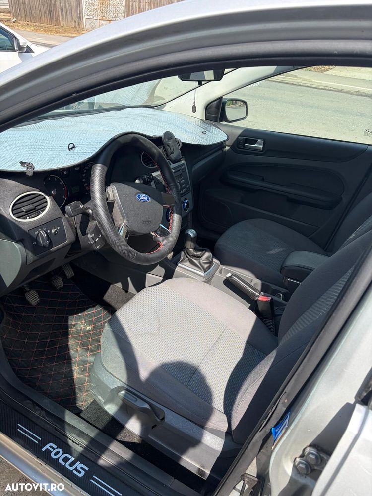 Ford Focus 1.6 16V Ghia - 5