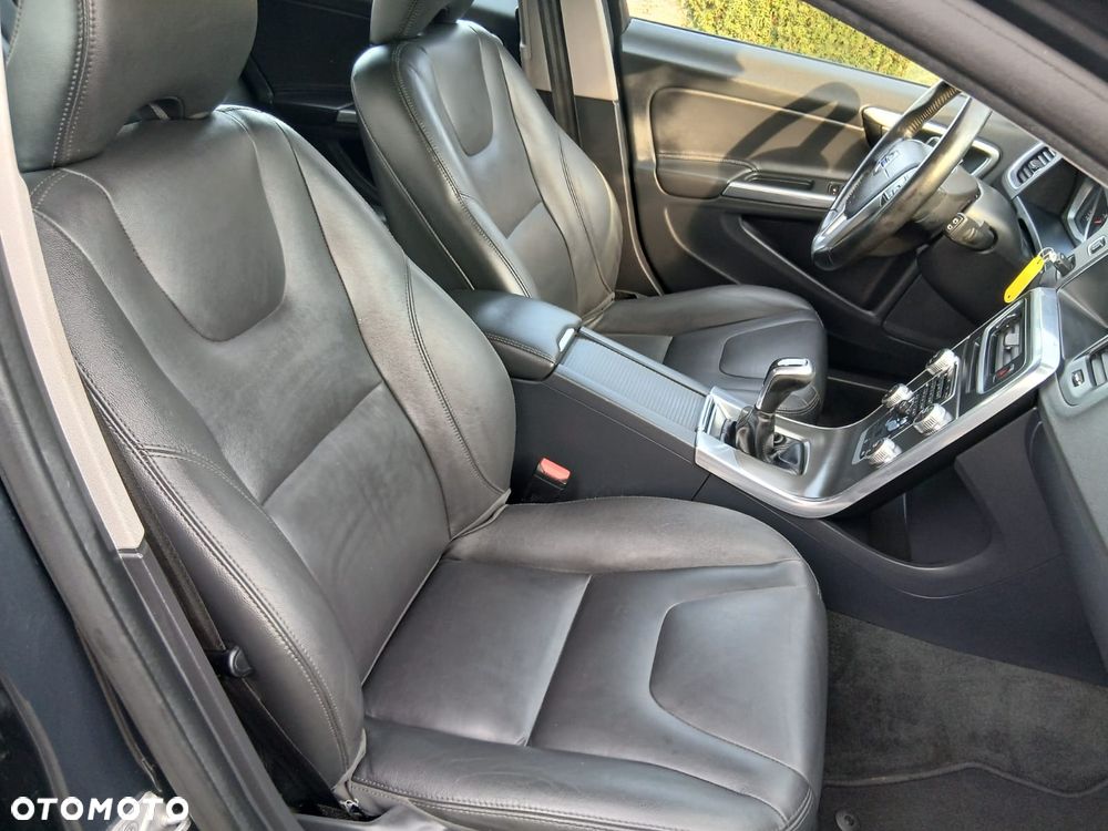 Volvo V60 D3 Summum - 35