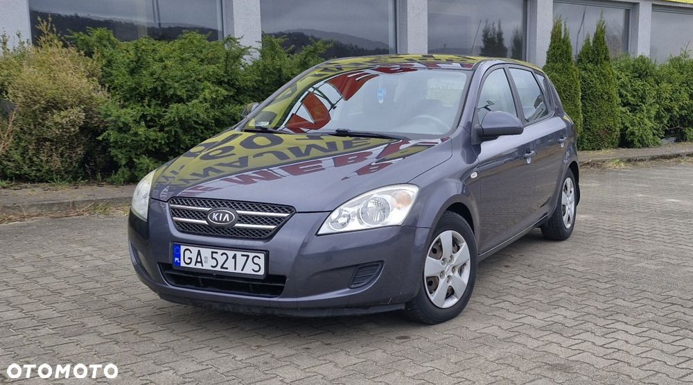 Kia Ceed - 1