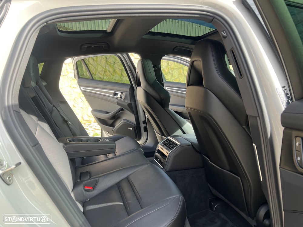 Porsche Panamera 4 E-Hybrid Platinum Edition com PDLS - 43