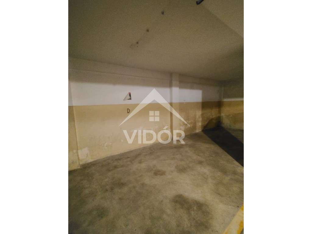 Garagem para Carro junto á Circunvalação - Grande imagem: 3/5