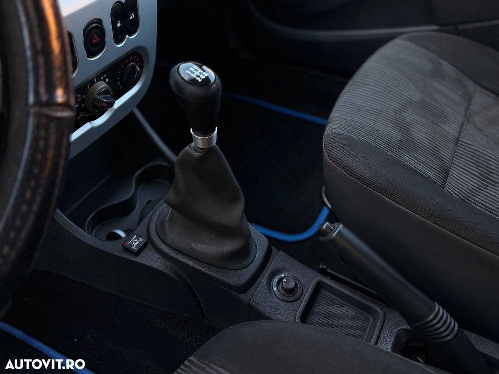 Dacia Logan K90 1.6 Laureate - 25