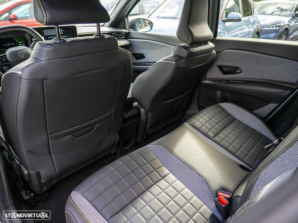 Renault 4 E-Tech 52 kWh Iconic Autonomia Conforto - 33