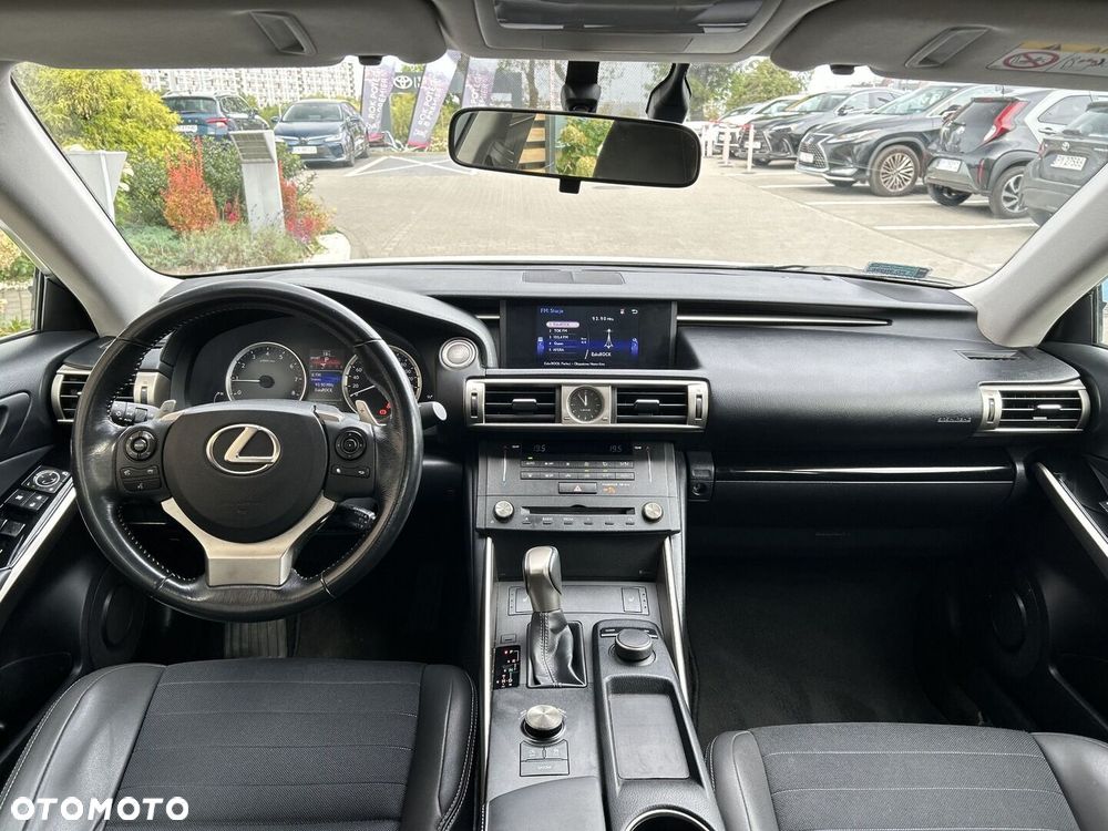 Lexus IS 200t Elite - 11