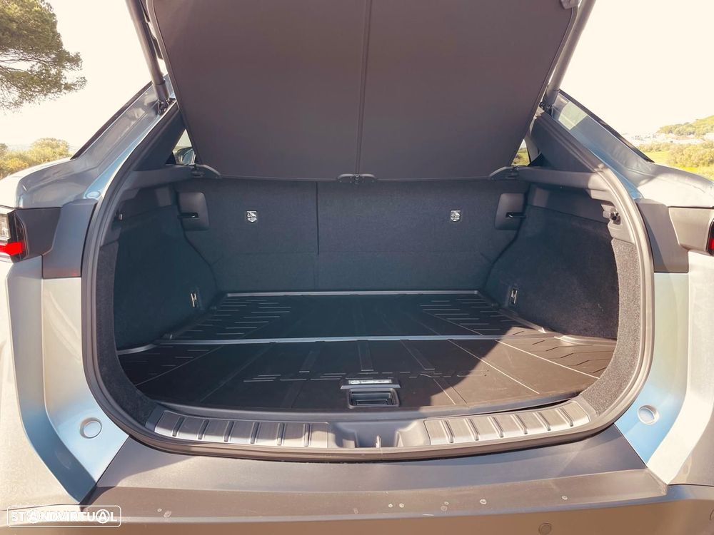 Lexus RZ 300e Premium - 35