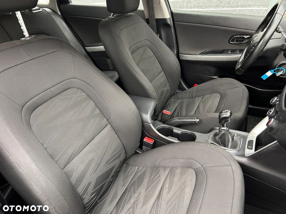 Kia Ceed 1.6 GDI Dream-Team Edition - 17