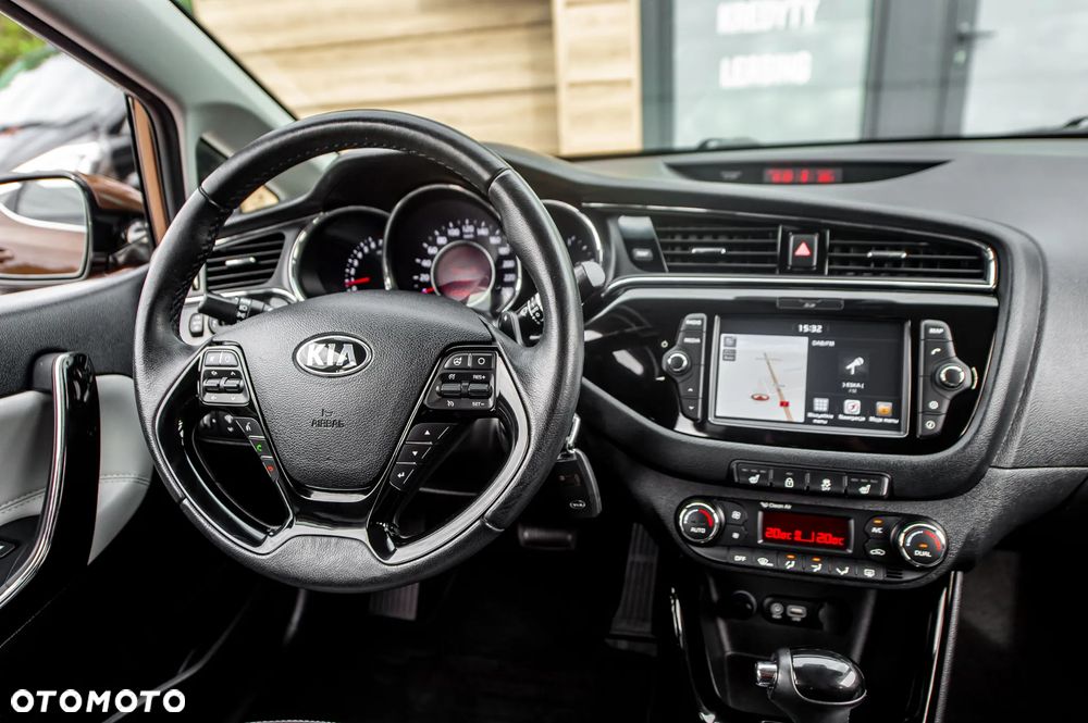 Kia Ceed 1.6 GDI DCT Vision - 18