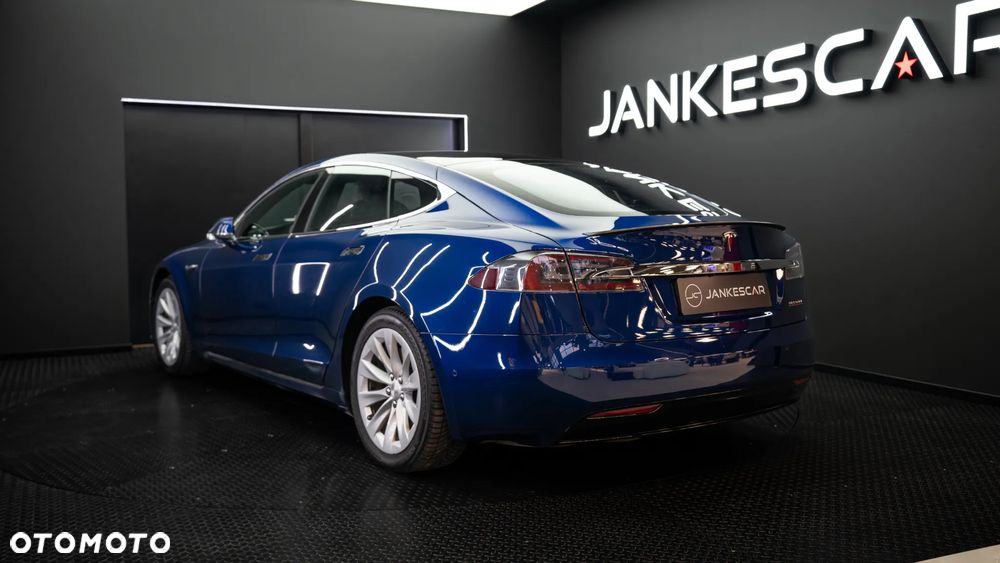 Tesla Model S Performance - 12