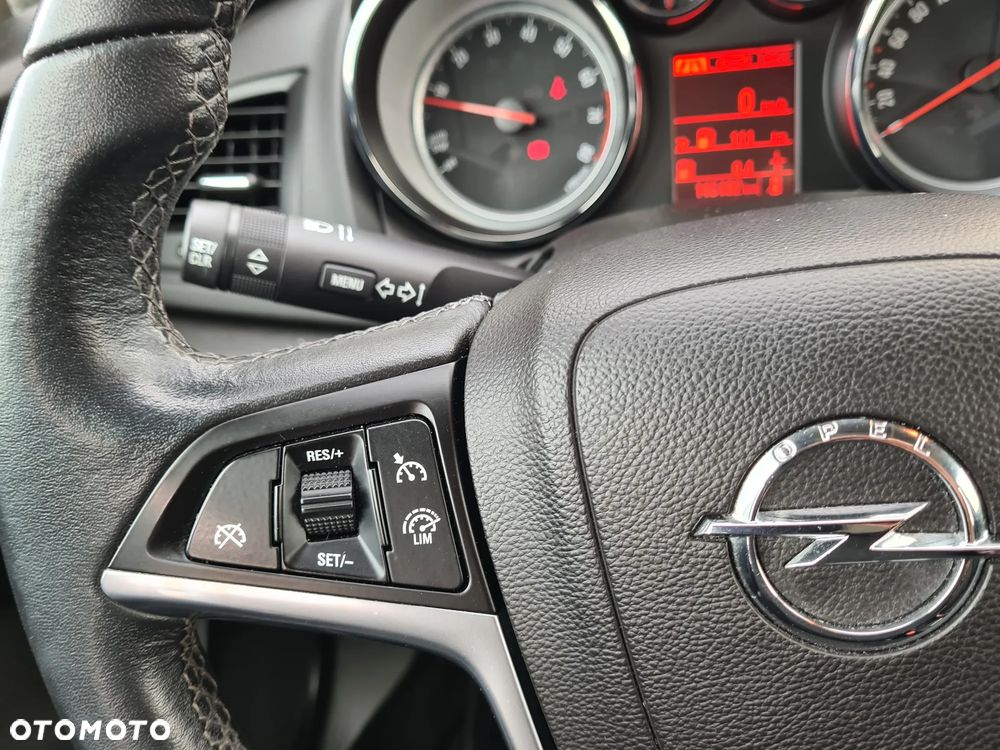 Opel Astra 1.4 Turbo Design Edition - 10