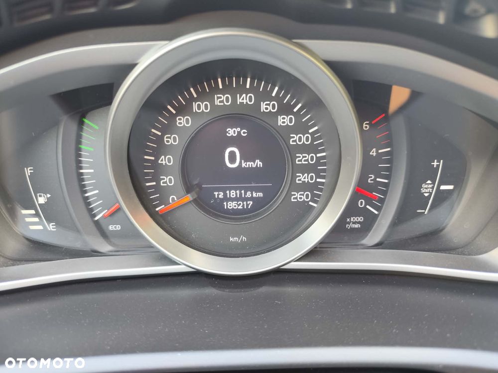 Volvo V40 D2 - 18