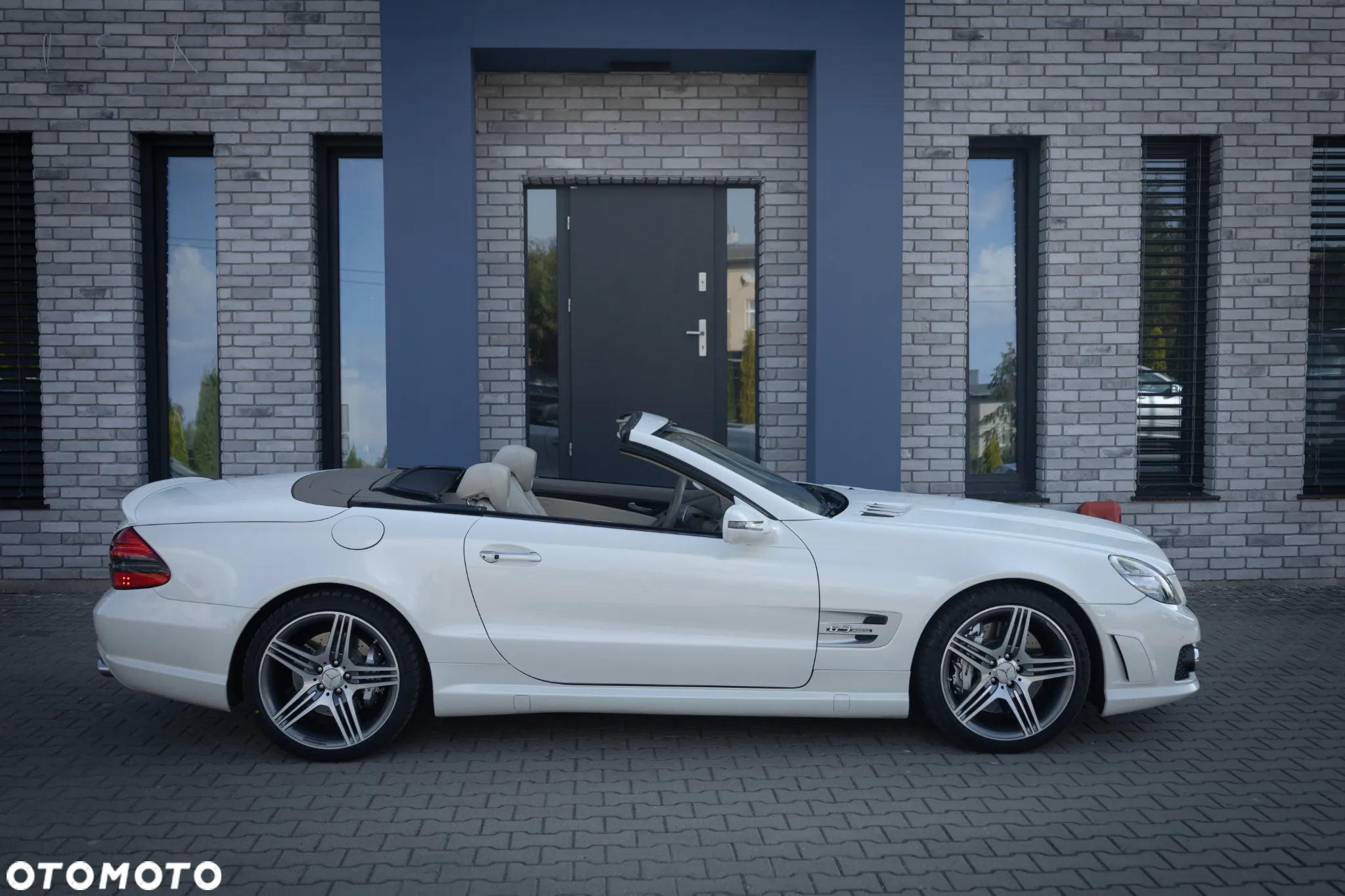 Mercedes-Benz SL 63 AMG - 6