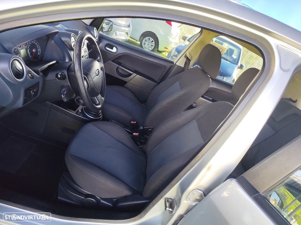 Ford Fiesta 1.25 Trend - 26