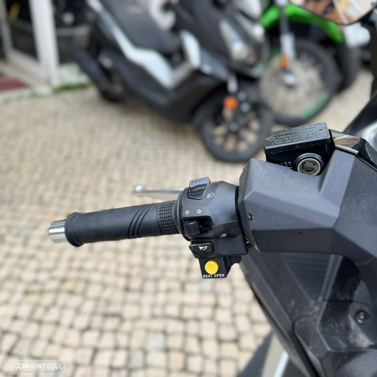 Sym Cruisym 125 - 11