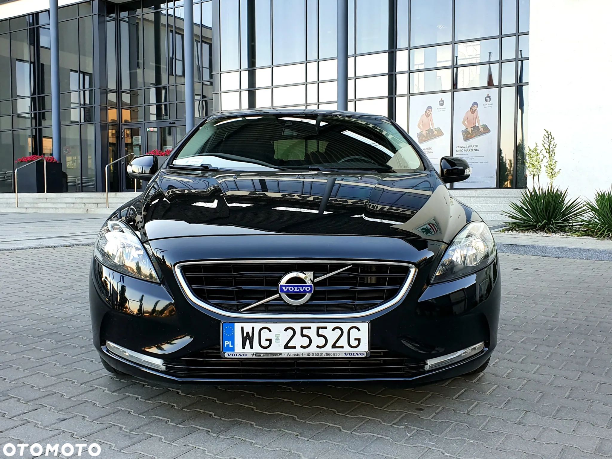 Volvo V40 D4 Momentum - 1