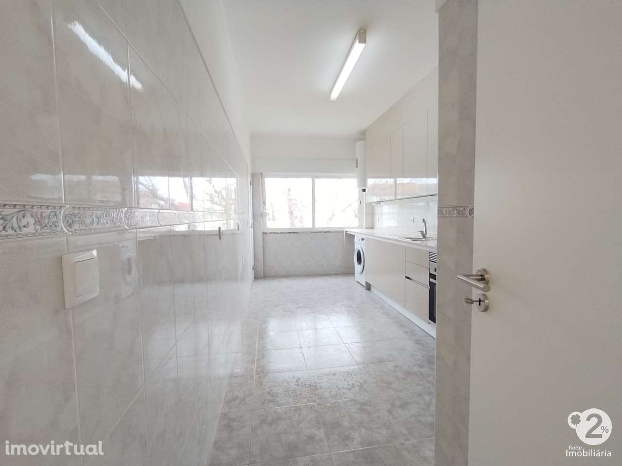 T2 Remodelado, pronto a habitar - Alto do Seixalinho - Grande imagem: 2/31