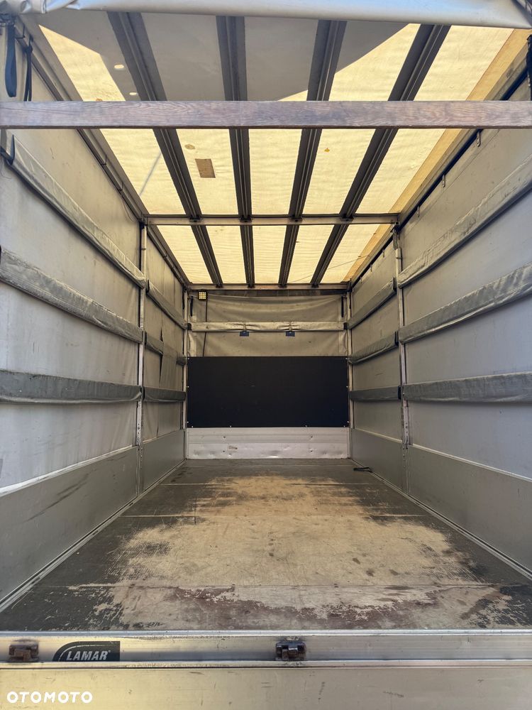 Volkswagen Crafter - 33