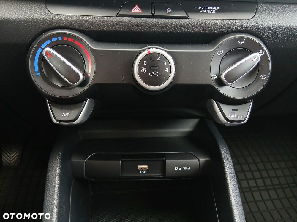 Kia Stonic - 21